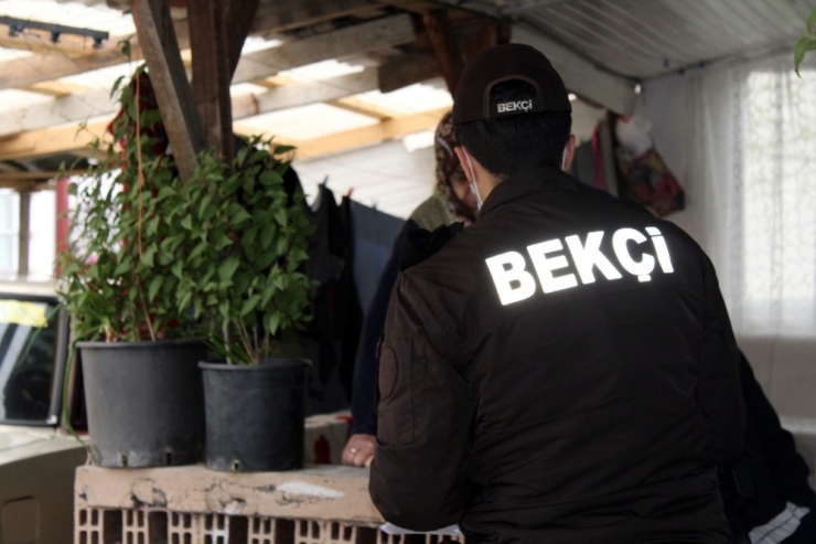 Sakarya’da Polis Ve Bekçiler Yardım Ödemelerini Ailelere Ulaştırdı