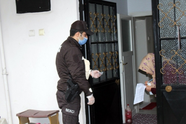 Sakarya’da Polis Ve Bekçiler Yardım Ödemelerini Ailelere Ulaştırdı