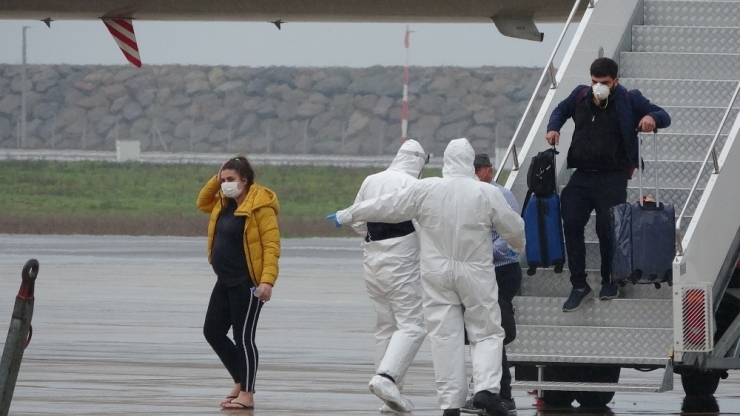 Kuveyt’ten 2 Günde 644 Türk İşçi Türkiye’ye Getirildi