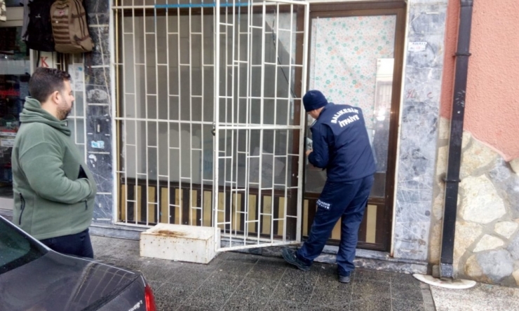 Edremit’te İtfaiye Ekipleri Mahsur Kalan Hayvanları Kurtardı