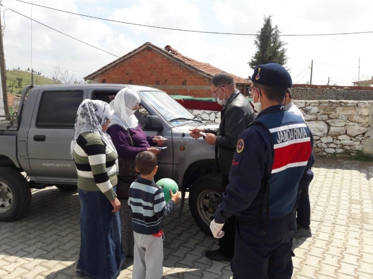 Manisa’da Yardım Paraları Evlere Teslim Edilmeye Başlandı