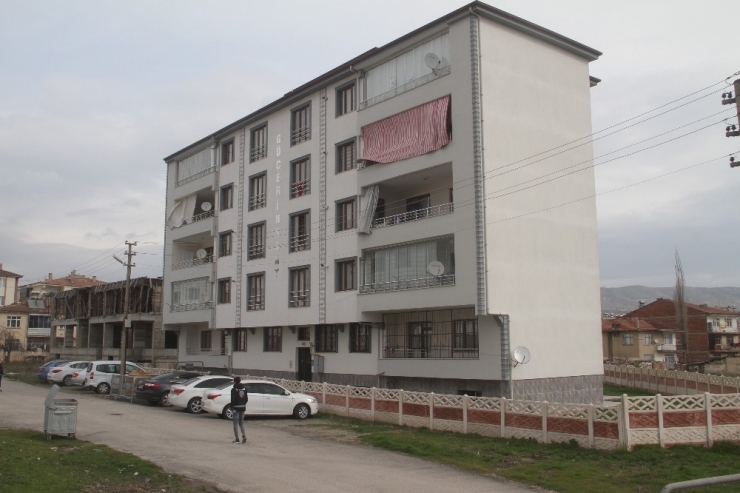 Elazığ’da, 5 Katlı Apartmana Korona Karantinası
