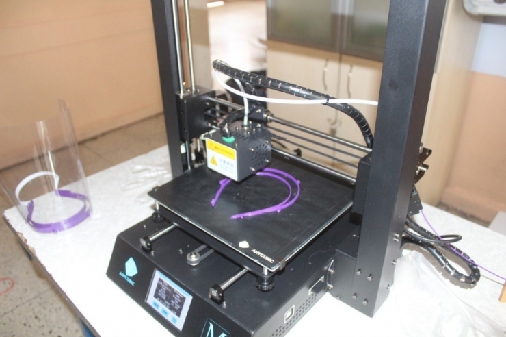 Iğdır’da Yüz Koruyucu Maska Üretimi