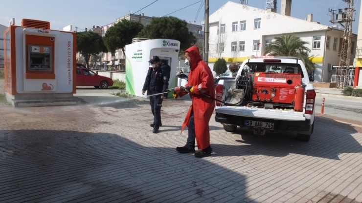 Burhaniye’de Dezenfeksiyon Çalışmalarına İtfaiye Desteği