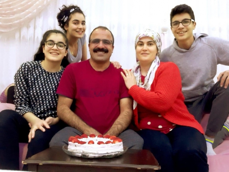 İskenderun’daki Tır Kazasında Hayatını Kaybeden Baba Oğul Yan Yana Toprağa Verildi