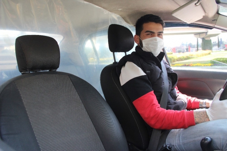 İzmir’de Taksi Ve Dolmuşlardan Salgına Karşı Brandalı Önlem