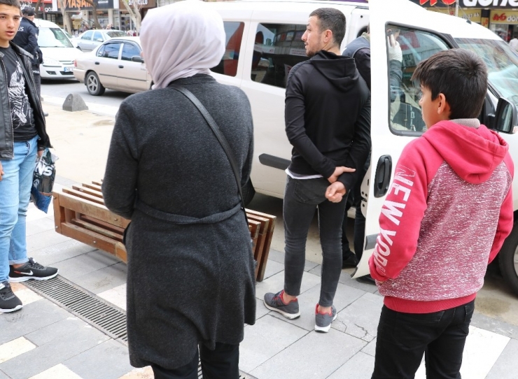 Sokakta Çocuklu, Trafikte Kalabalık Gezenlere Ceza