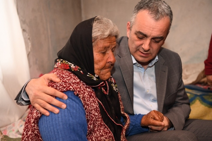 Alzheimer Hastası 83 Yaşındaki Elif Nineye Ev Sürprizi