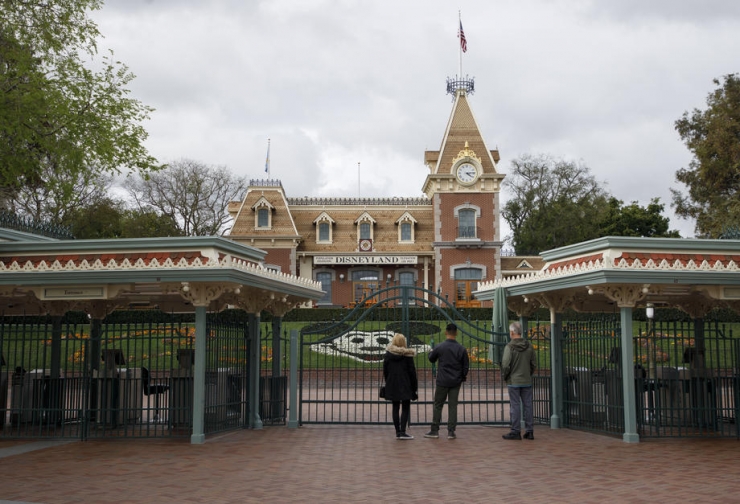 Ünlü Eğlence Parkı Disneyland Çalışanlarına İzin Verdi
