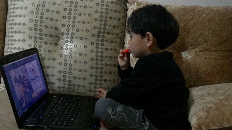 Korona Haberleri İle Değil Anadolu Masalları İle Uyudular