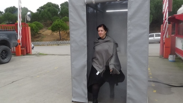 Çalışanlar İçin Fabrika Girişinde Dezenfektan Tüneli Kuruldu