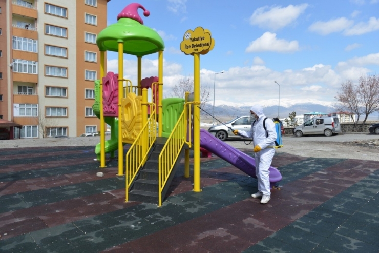 Yakutiye Belediyesi 96 Kişilik Dezenfekte Ekibi İle İlçeye Bağlı Köylere De Girdi.