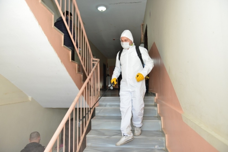 Yakutiye Belediyesi 96 Kişilik Dezenfekte Ekibi İle İlçeye Bağlı Köylere De Girdi.