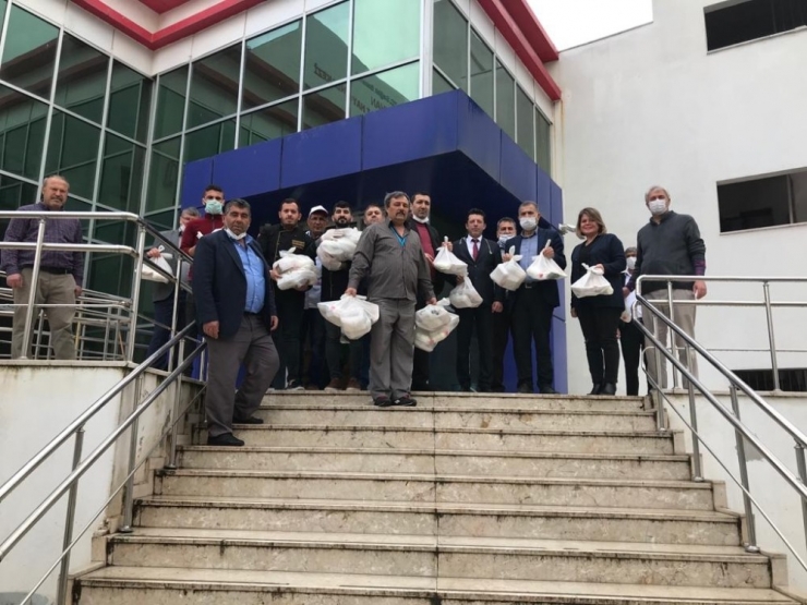 Ceyhan Esnaflarından Sağlık Çalışanlarına Destek