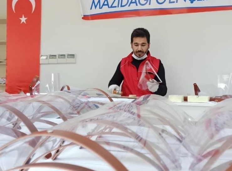 Mazıdağı Gençlik Merkezinde Yüz Korucuyu Siper Üretimine Başlandı