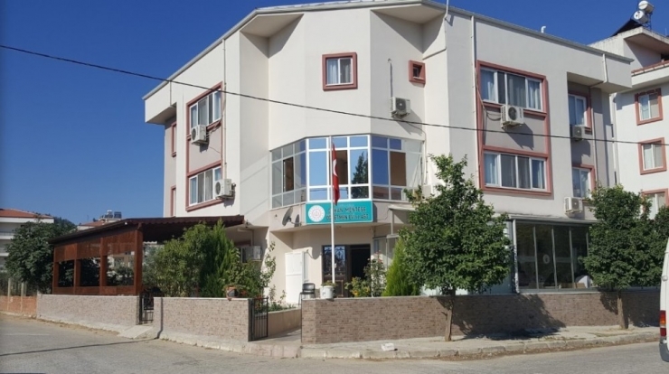 Sağlık Çalışanları Öğretmen, Gardiyanlar Öğrenci Yurdunda Misafir Ediliyor