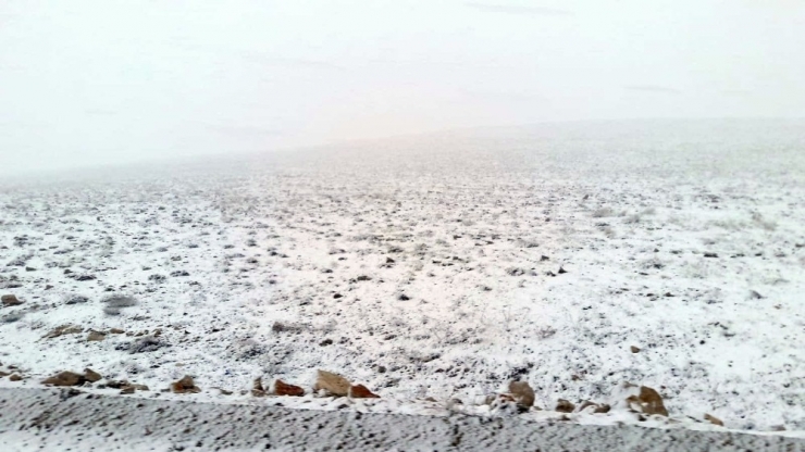 Sivas’ta Nisan Ayında Kar Sürprizi