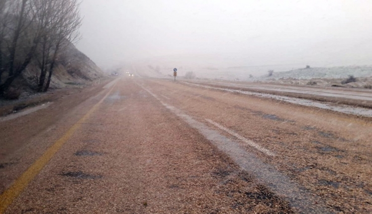 Sivas’ta Nisan Ayında Kar Sürprizi