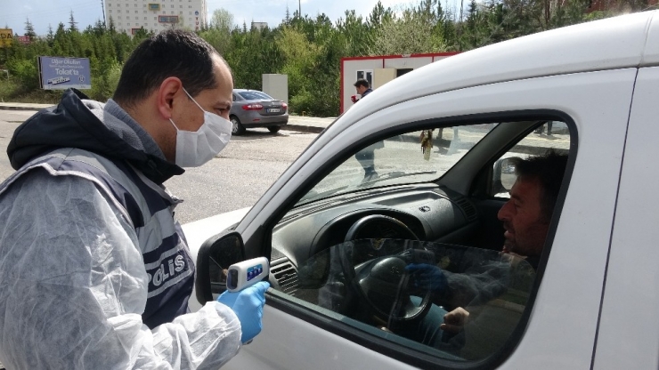 Tokat’ta Şehirlerarası Yollarda Korana Virüs Önlemi