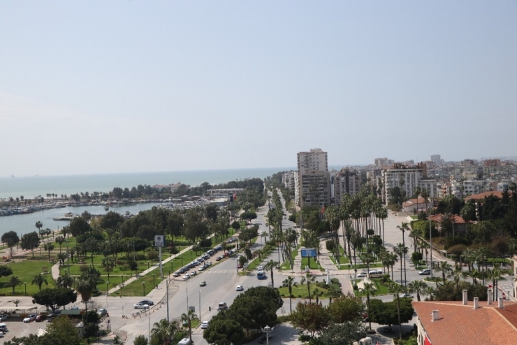 Mersin Evde Kalıyor