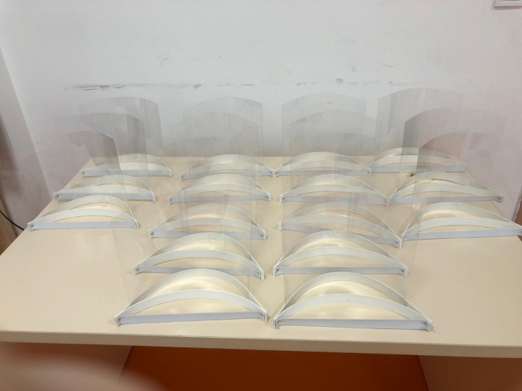 Türkeli Gençlik Merkezi Maske Üretiyor