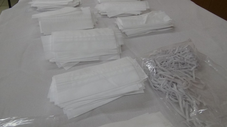 Tuzla’da Halk Eğitim Merkezi Görevlilerinde Gönüllü Maske Üretimi