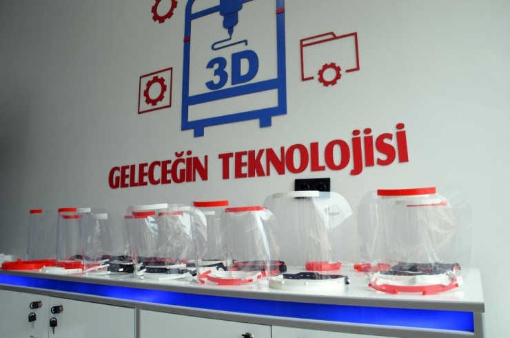 Üniversite 3d Yazıcı İle Siperlik Üretiyor