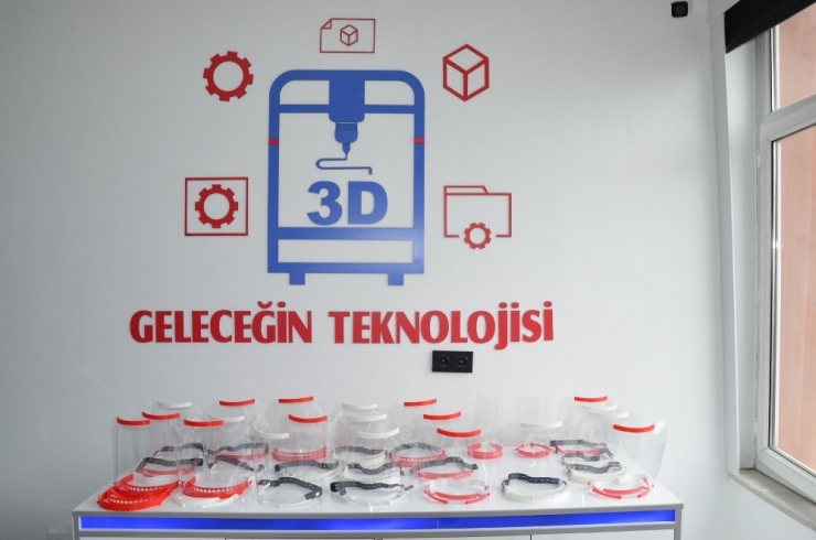 Üniversite 3d Yazıcı İle Siperlik Üretiyor