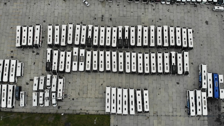 Şehirler Arası Hatlardan Çekilen Yüzlerce Otobüs Yenikapı Meydanını Doldurdu