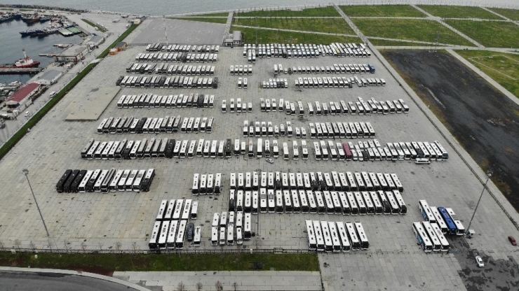 Şehirler Arası Hatlardan Çekilen Yüzlerce Otobüs Yenikapı Meydanını Doldurdu