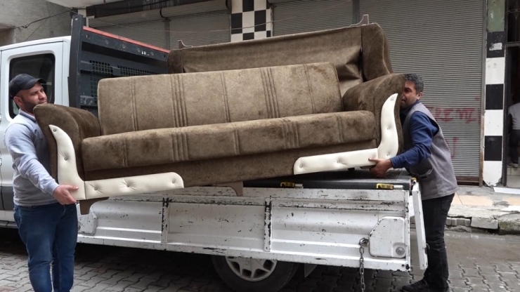 Akdeniz Belediyesi, Zor Durumdaki Ailelerin Yardımına Koşuyor