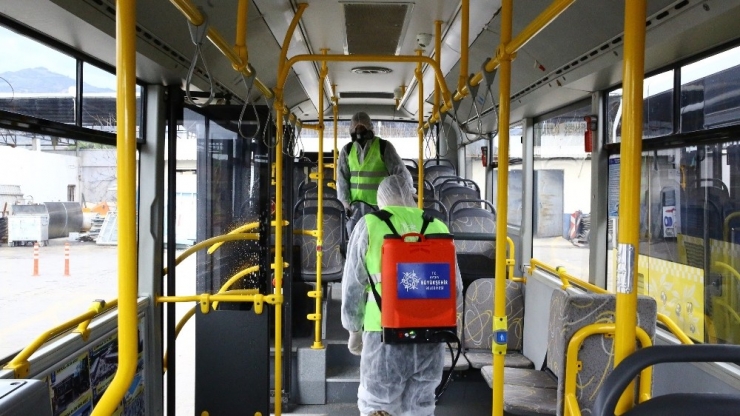 Büyükşehir Belediyesi, Kuşadası Ve Nazilli’de Dezenfekte İstasyonları Açtı