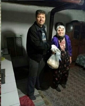 Ezine’de 65 Yaş Üstü Vatandaşlara Yardım Desteği