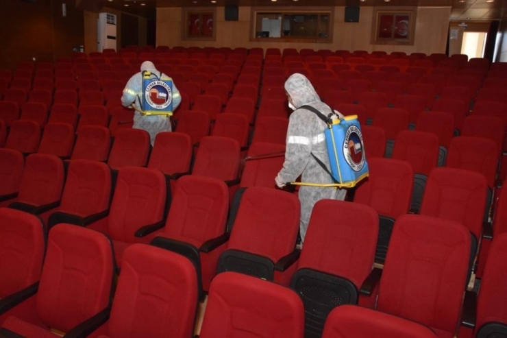 Ceyhan’da Seçimin Yapılacağı Salon Dezenfekte Edildi
