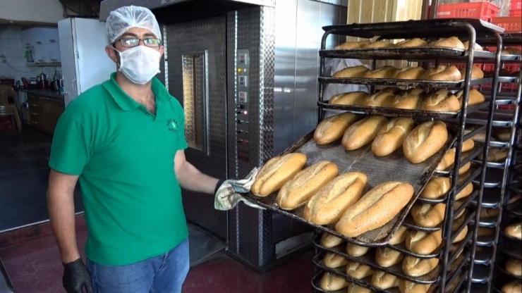 Milli Dayanışma Kampanyasına Ücretsiz Ekmekle Destek Verdi