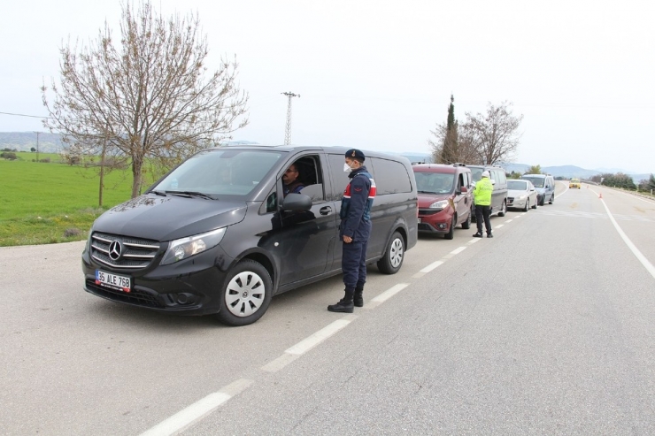 Manisa İl Sınırında Uygulama; Araçlar Geri Gönderiliyor