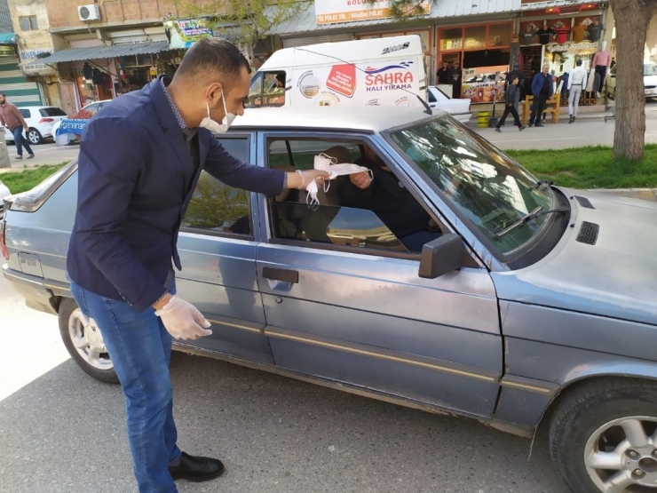 Eyyübiye Belediyesi Ücretsiz Maske Dağıtmaya Devam Ediyor