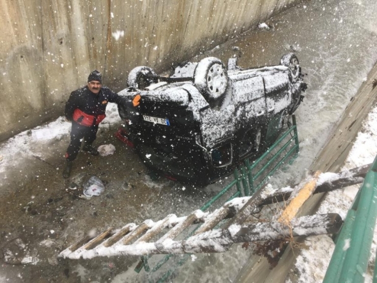 Hakkari’de Trafik Kazası: 5 Yaralı