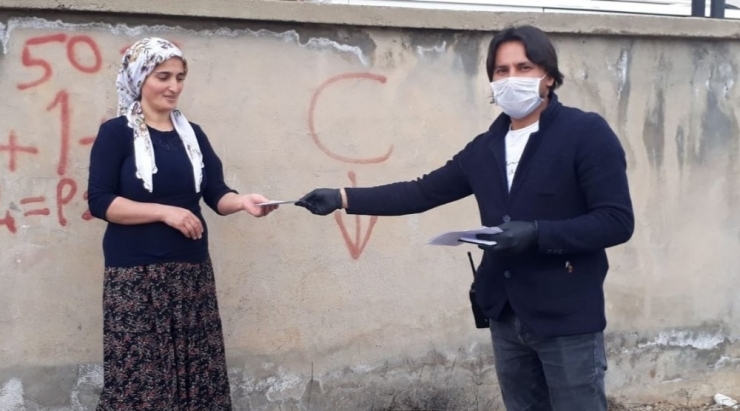 Yüksekova’da Bin Tl’lik Yardımlar Hak Sahiplerine Ulaştırılıyor