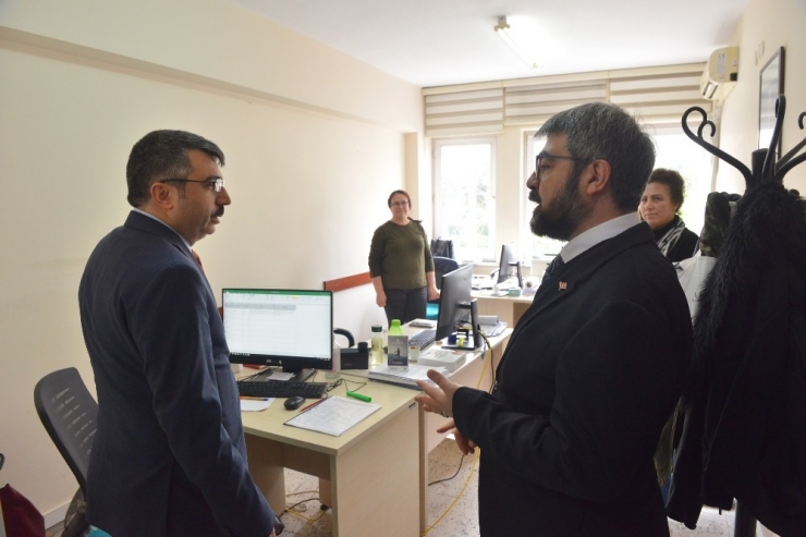 Başkan Yılmaz’dan Sağlık Neferlerine Ziyaret