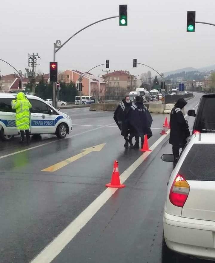 Kocaeli-yalova Sınırında Sıkı Denetim