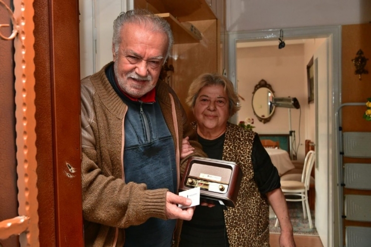 Mamak’ta 65 Yaş Üstü Büyüklere Doğum Günü Sürprizi