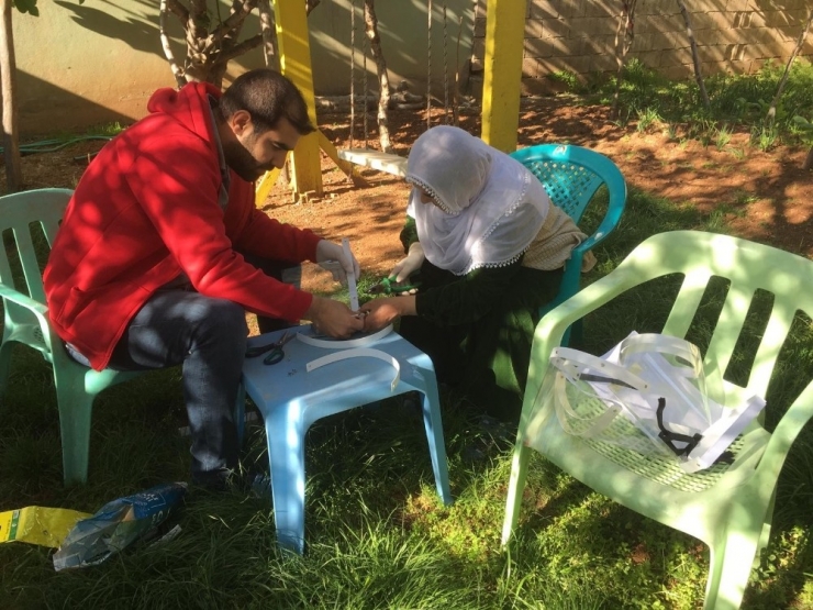 Anne Yüreği Korona Virüse Karşı Kolları Sıvadı