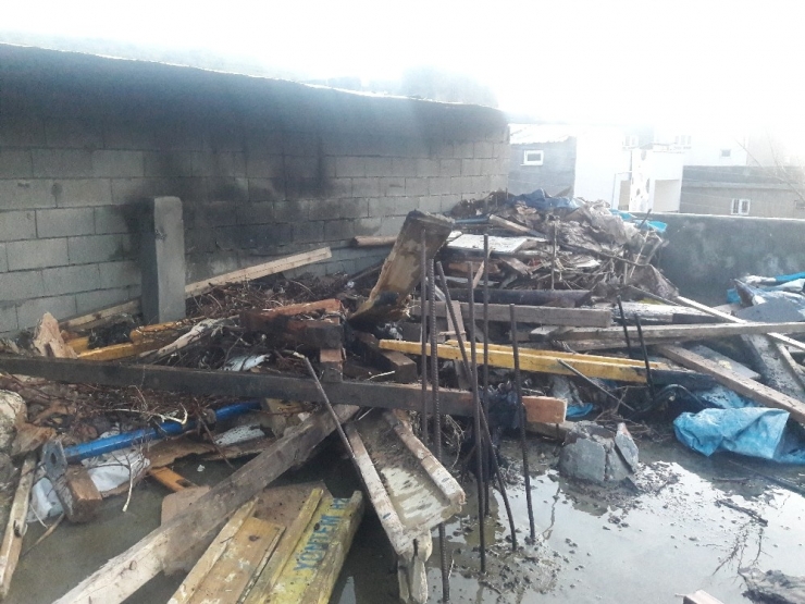 Mazıdağı’nda Hayvanların Kaldığı Kömürlükte Yangın