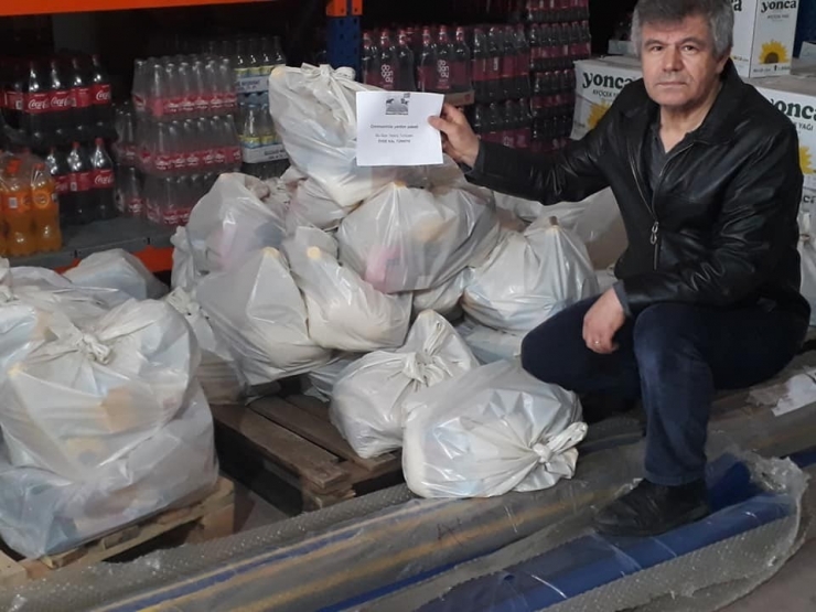 Salihli Selendililer Derneğinden Gıda Kolisi Desteği