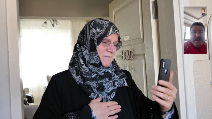 "Biz Bize Yeteriz Türkiyem" Kampanyasına Altınlarını Bağışladı