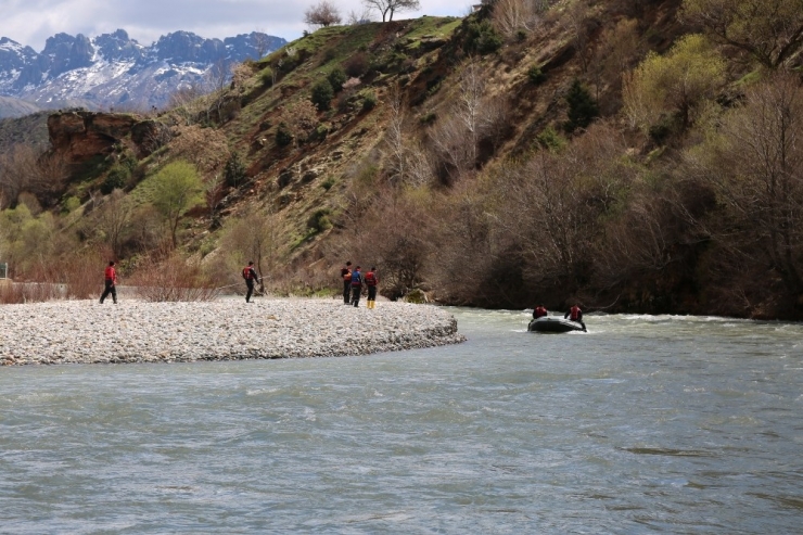 Kayıp Uzman Çavuş Güneş’i Arama Çalışmaları Sürüyor