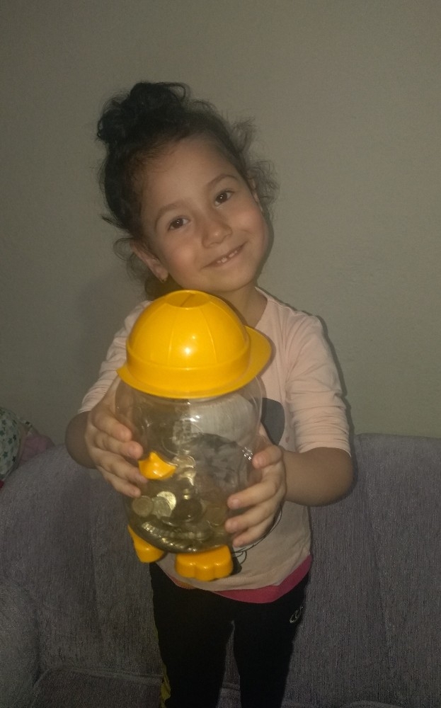 Kumbarasındaki Paralarını Yardım Kampanyasına Bağışlayacak