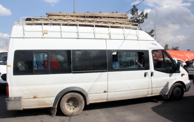 Dolmuşta Sosyal Mesafeye Uymayanlara Para Cezası