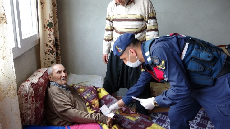 Maaşlarını Getiren Jandarmaya Ve Devlete Dualar Ettiler